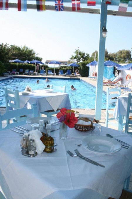 פלטאנס Galeana Beach Hotel מראה חיצוני תמונה