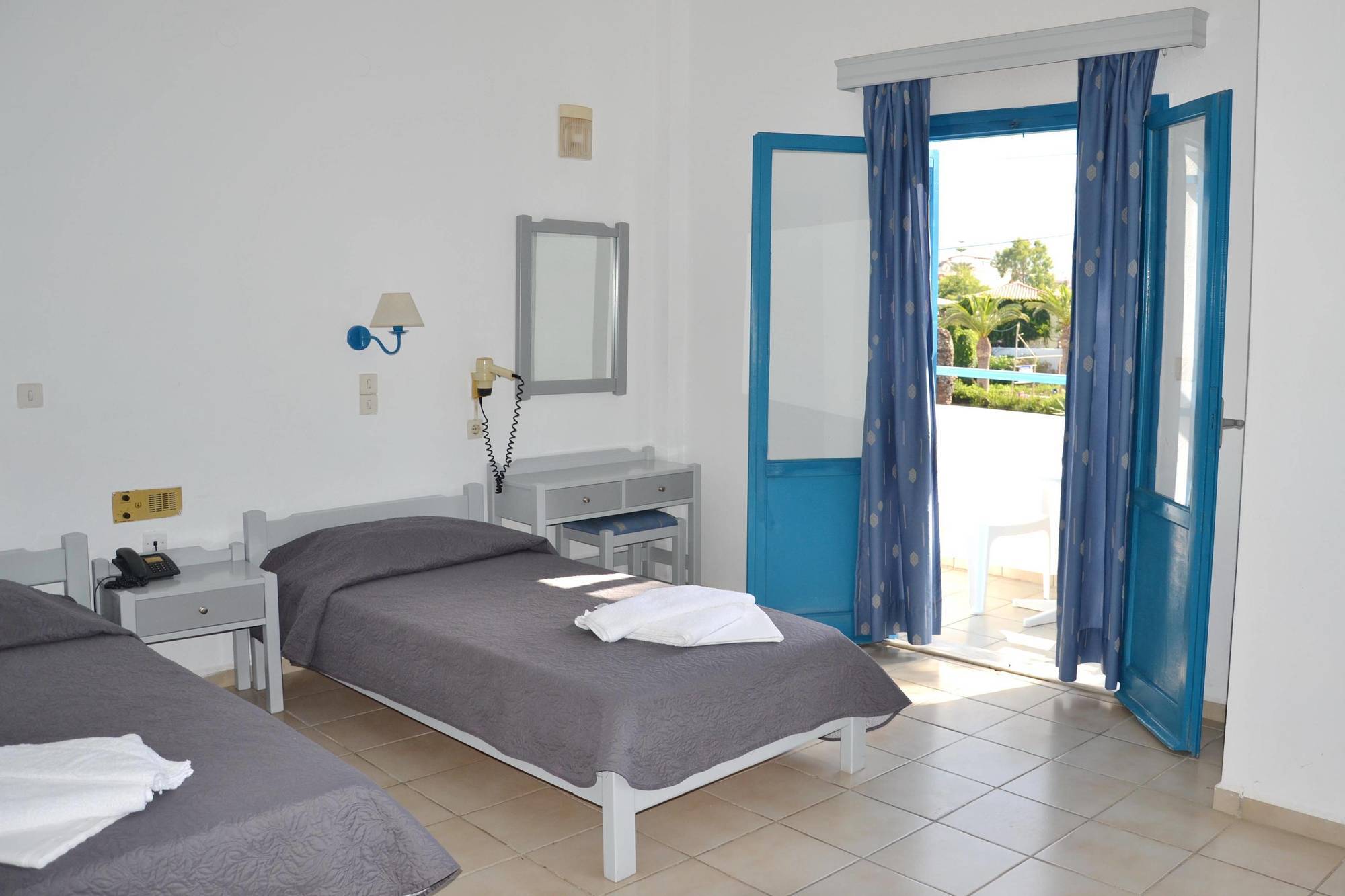 פלטאנס Galeana Beach Hotel מראה חיצוני תמונה